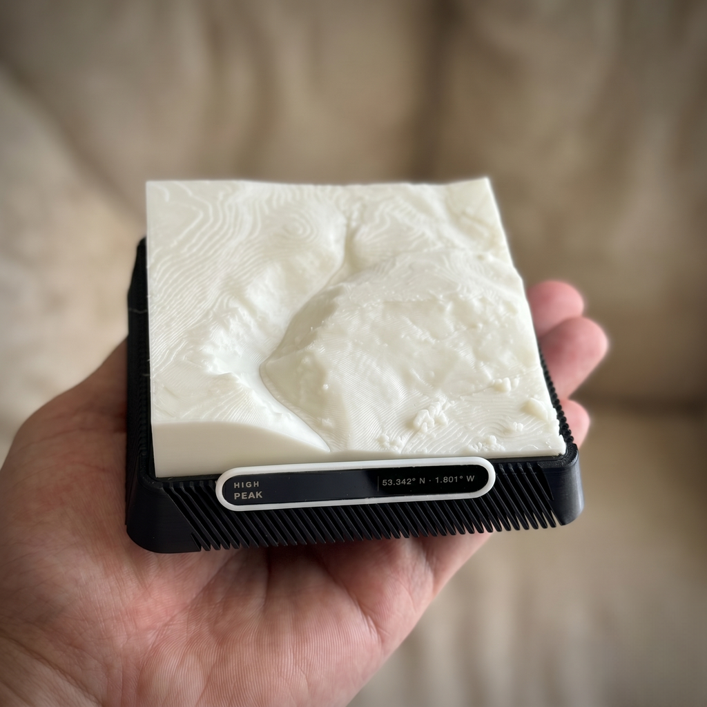 Winnats Pass 3D printed city map · 9×9cm relief model · 53.342° N · 1.801° W