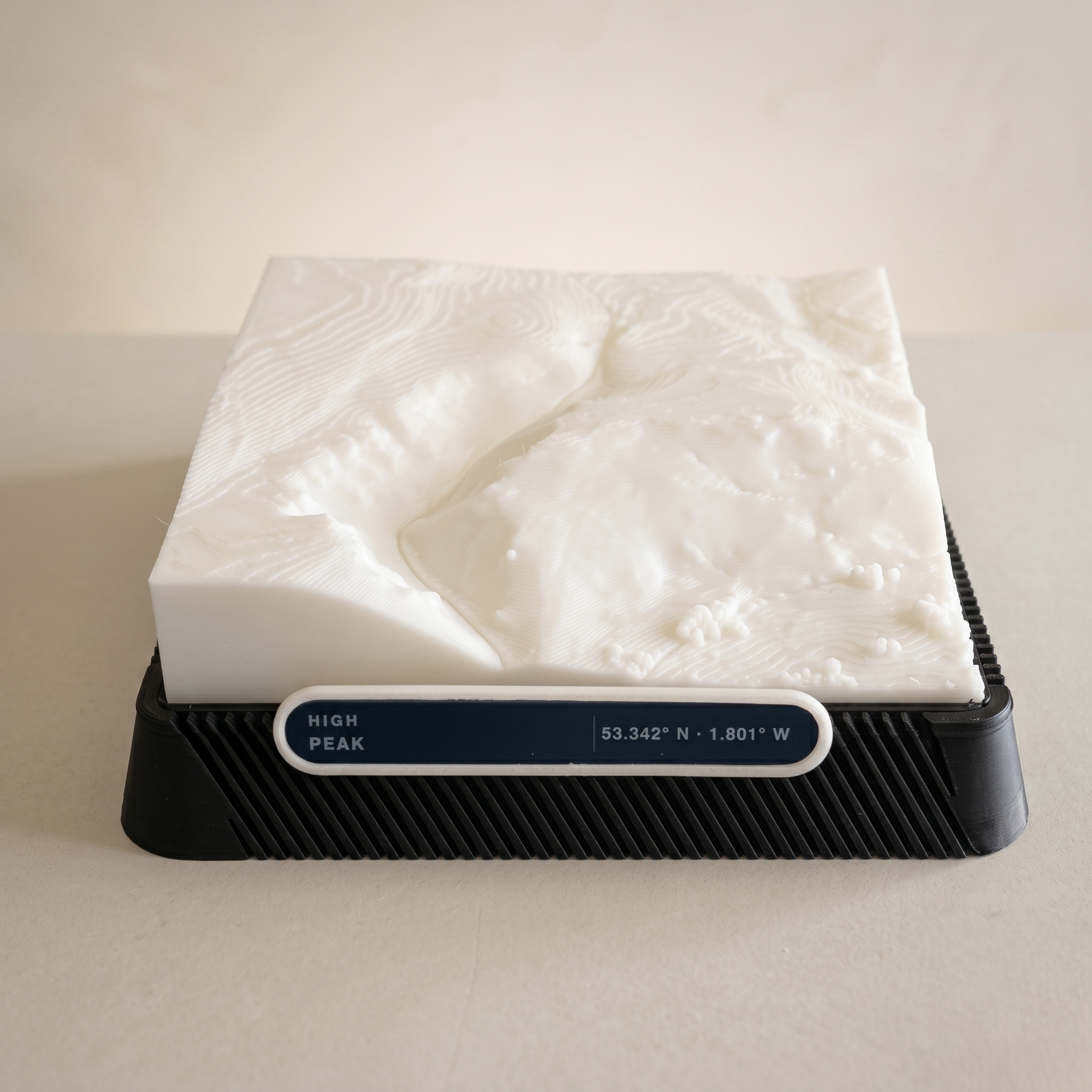 Winnats Pass 3D printed city map · 9×9cm relief model · 53.342° N · 1.801° W